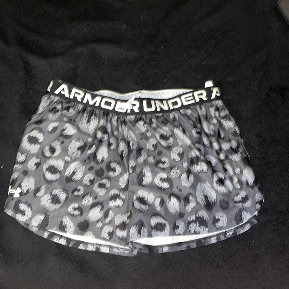 Active wear shorts